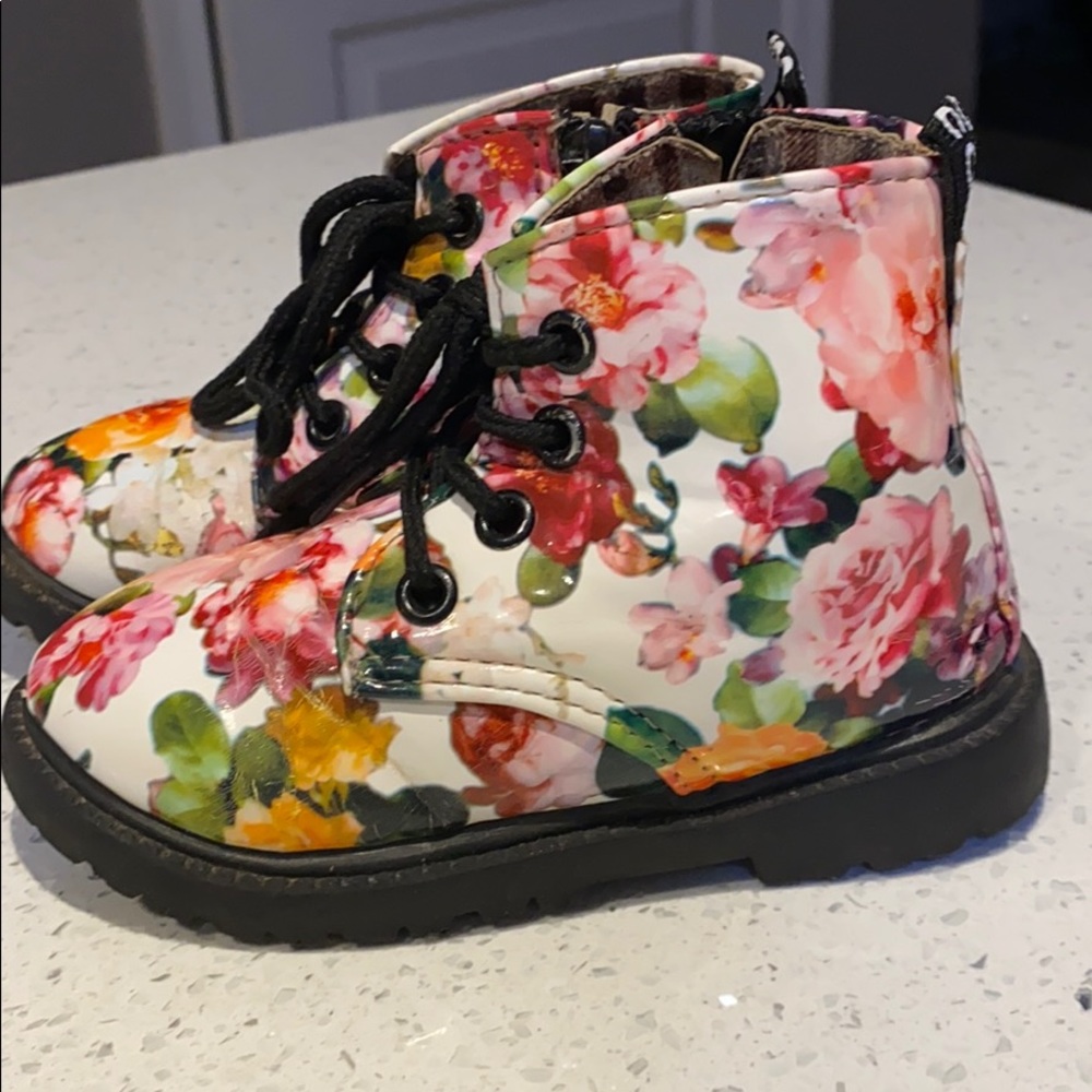 Floral toddler boots